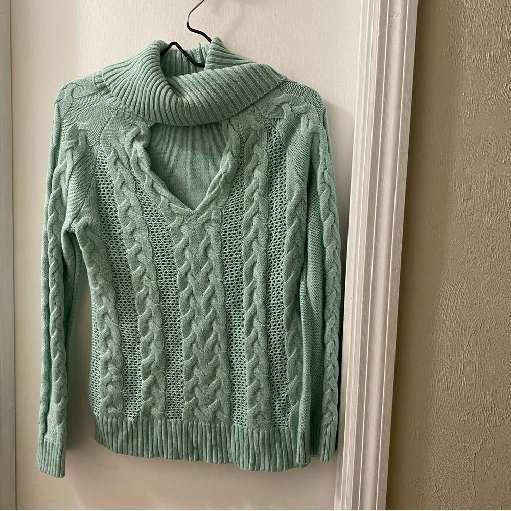 Cable knit cutout light green sweater from New York and company size small